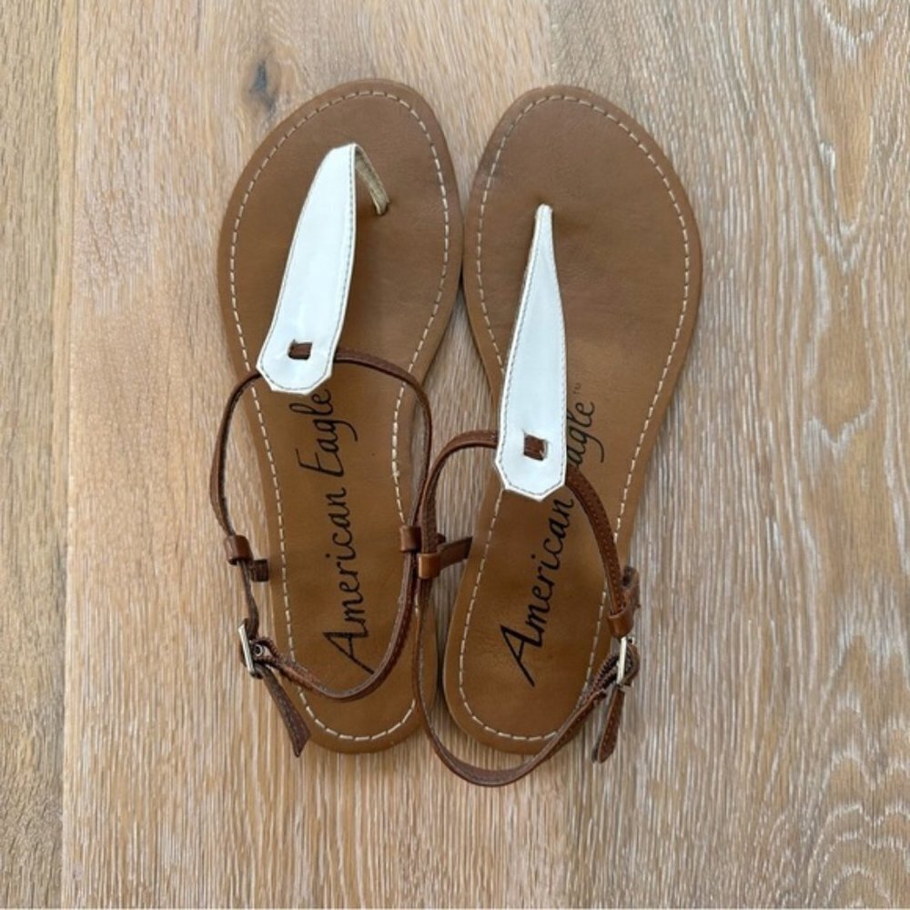 American Eagle White Patent Leather T-Strap Flat Sandals - Size 8 - Picture 1 of 14